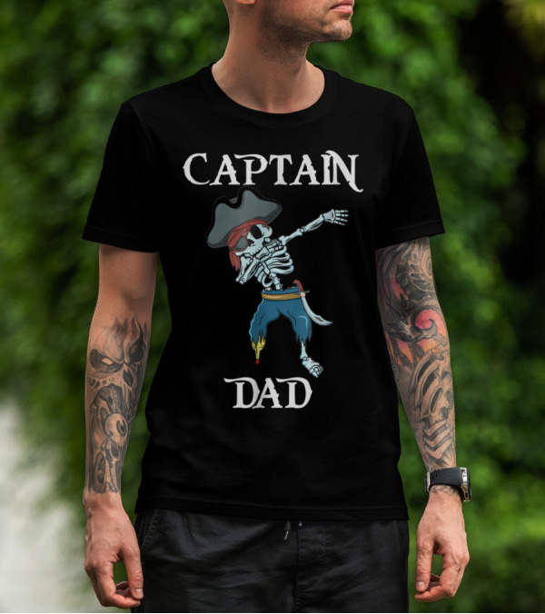 Captain Dad Pirate Skeleton Dabbing Halloween Costume T-Shirt