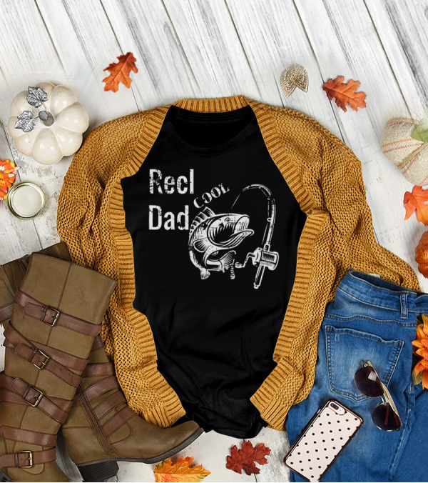 Reel Cool Dad Fishing Papa Tee28 T-Shirt