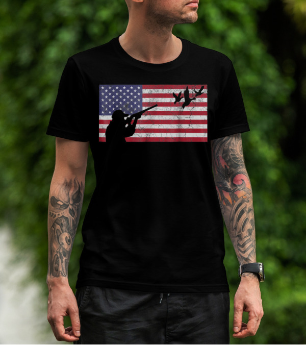 American Flag Goose Hunter Dad Silhouette With Flying Geese T-Shirt