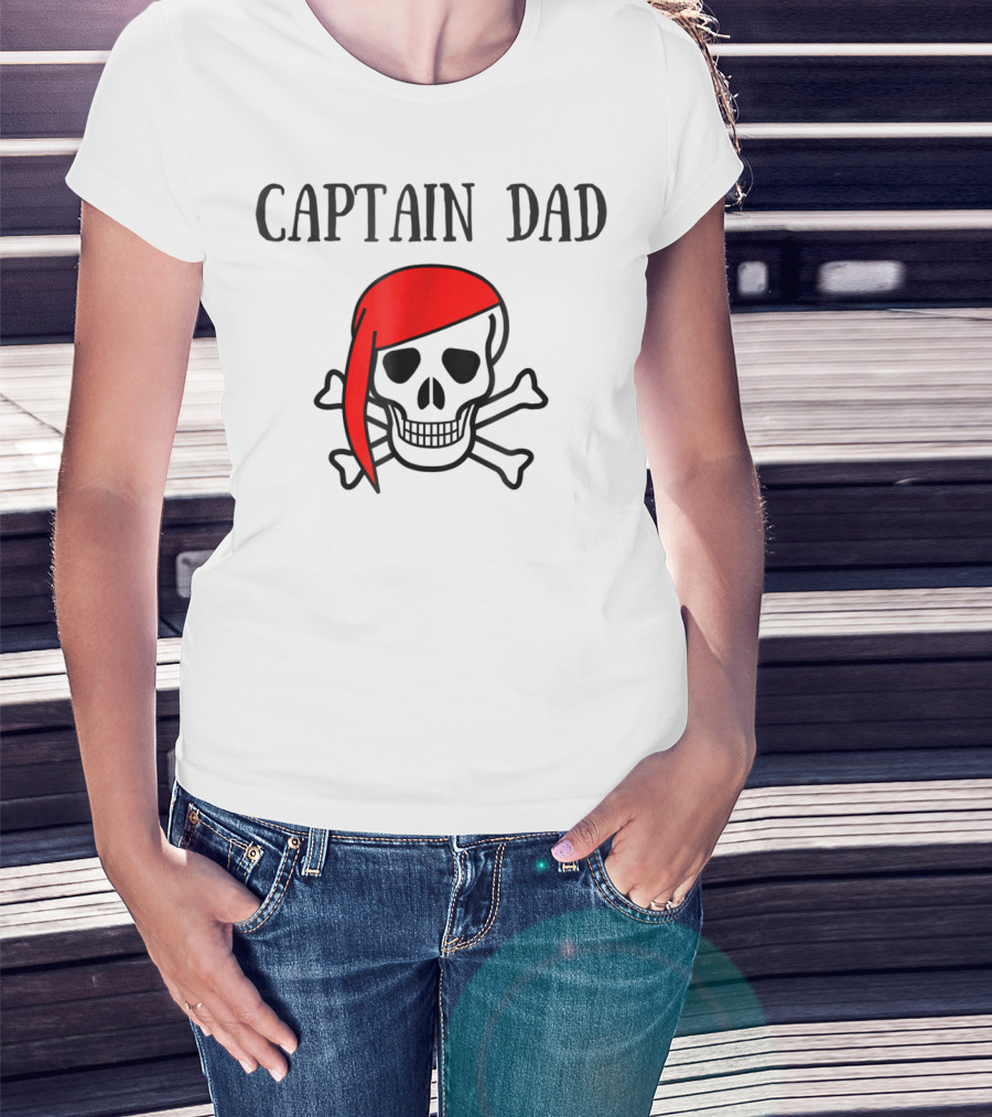 Captain Dad Halloween Pirate Skull With Red Bandana T-Shirt