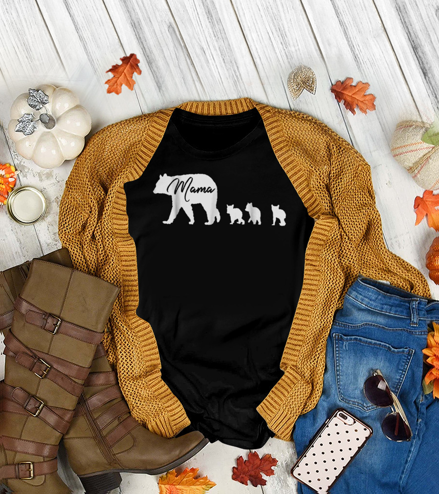 Mama Bear With Three Cubs Silhouette 图案 For Mother Bear T-Shirt