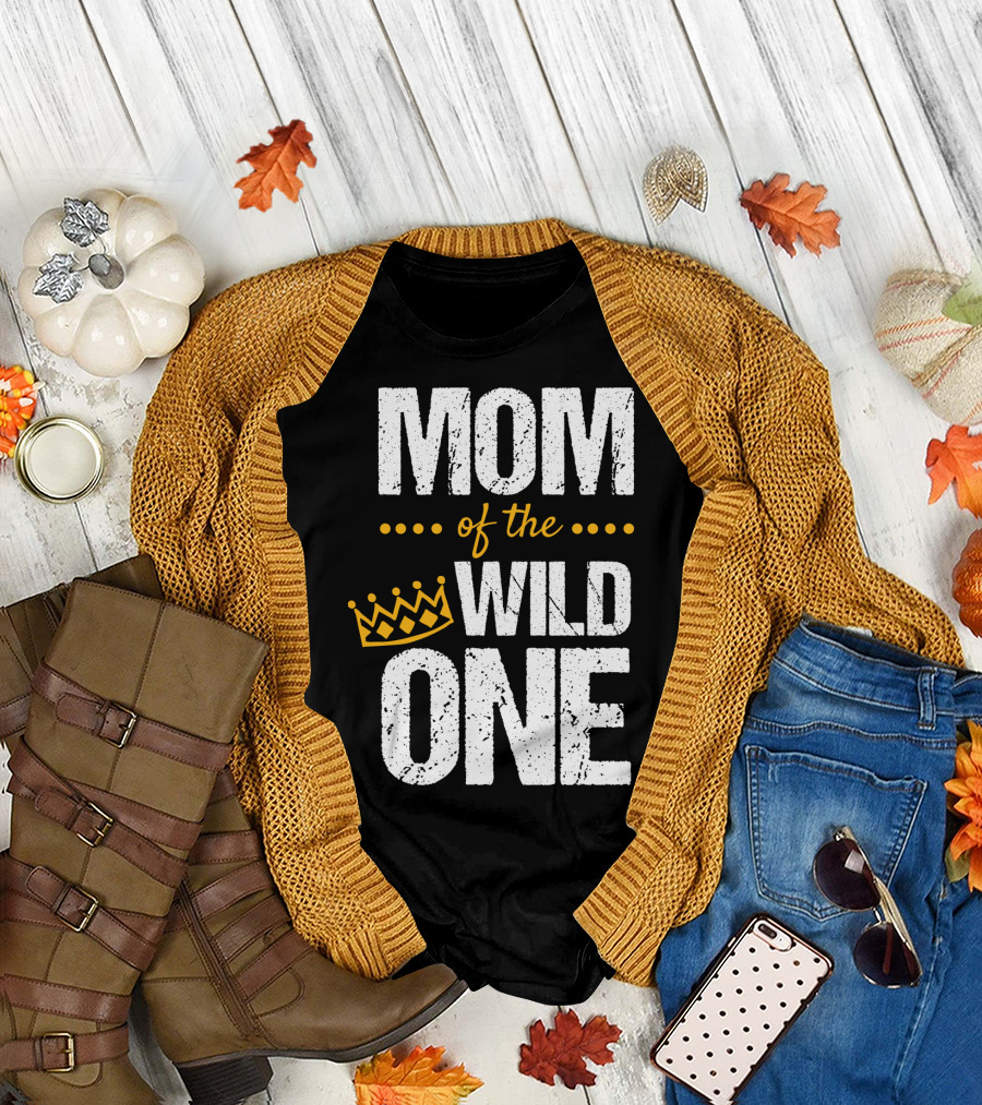 MOM of the WILD ONE Crown 1st Birthday T-Shirt