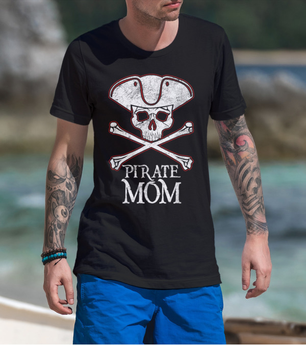 PIRATE MOM Skull Crossbones Halloween Captain T-Shirt