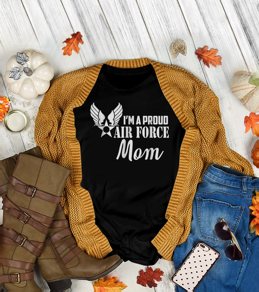 I'm A Proud Air Force Mom Wings Star T-Shirt