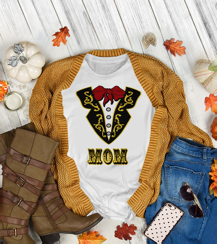 Mom Ringmaster Circus Birthday Party T-Shirt