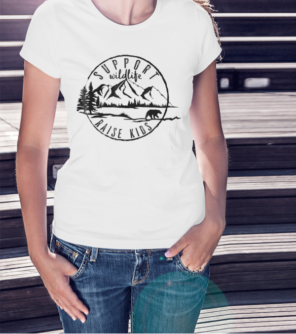 Support Wildlife Raise Kids With Mountain And Bear Scenery For A Mom Of Wild Kids T-Shirt
