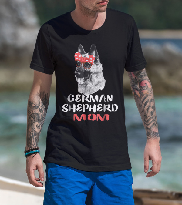 German Shepherd Mom Mother Dog Lover Owner Dog With Red Bow And Glasses T-Shirt