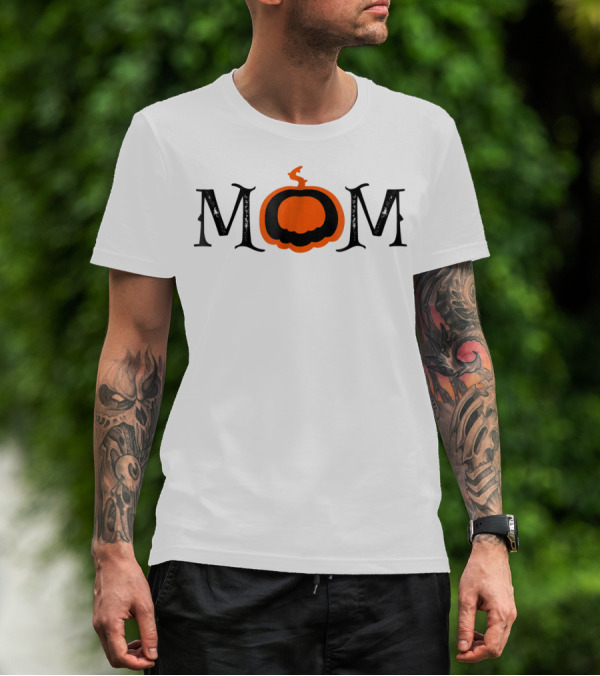 GGT Black Halloween MOM With Orange Pumpkin Graphics T-Shirt