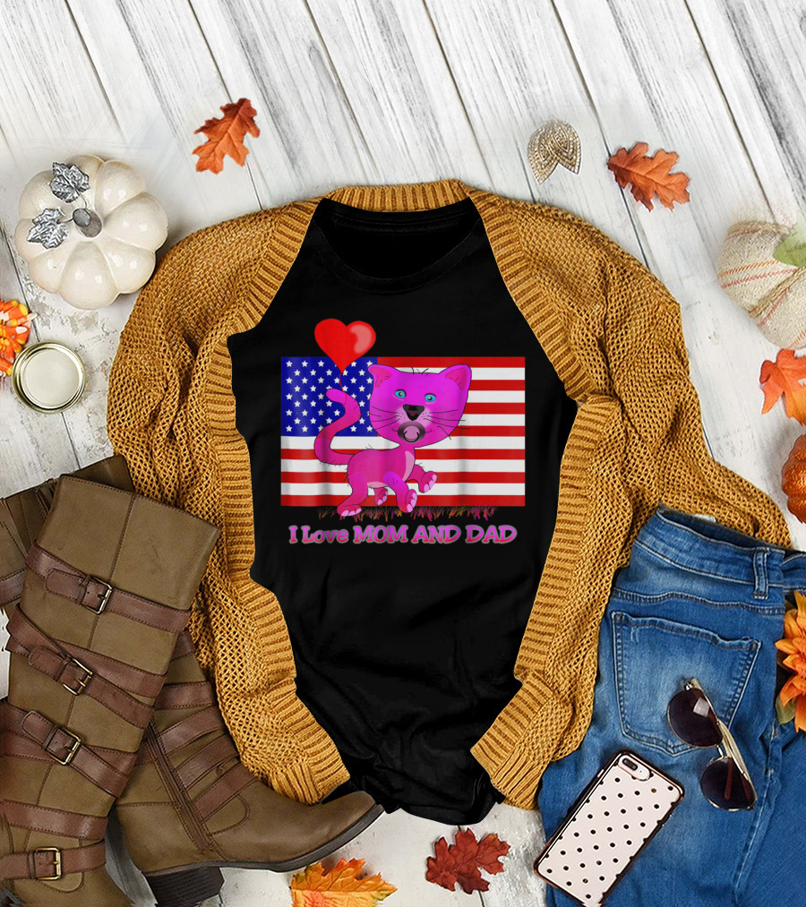 I Love Mom and Dad US Patriotic Pink Cat with Heart and Flag Background T-Shirt