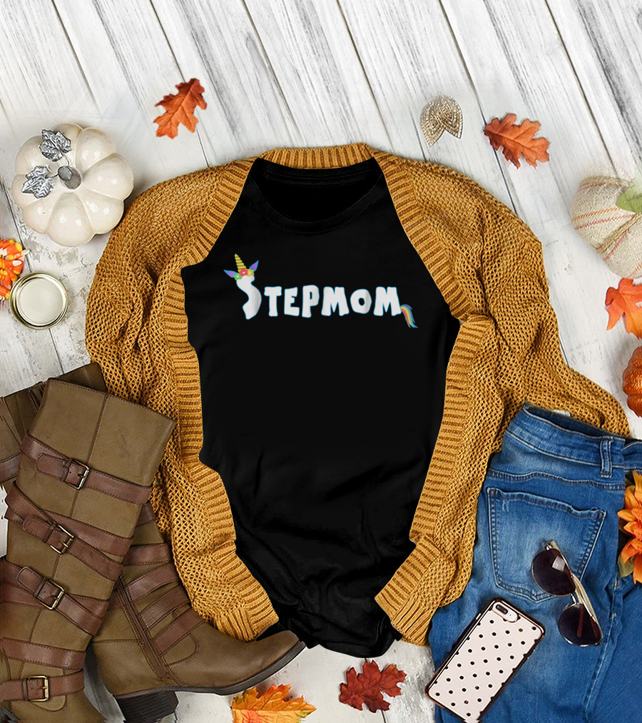 Unicorn Stepmom Birthday Girl Funny Rainbow Horn T-Shirt