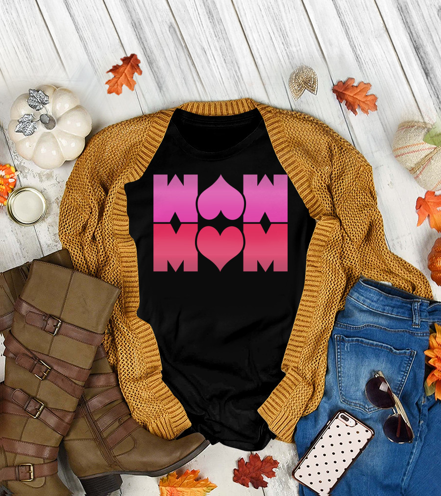 WOW MOM Awesome Super Mommy Pink Heart T-Shirt