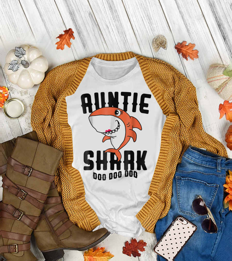 Auntie Shark Doo Doo Doo Mom Grandma Halloween Christmas T-Shirt