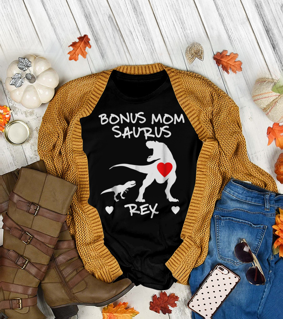 BONUS MOM SAURUS REX DINOSAUR HEARTS T-Shirt