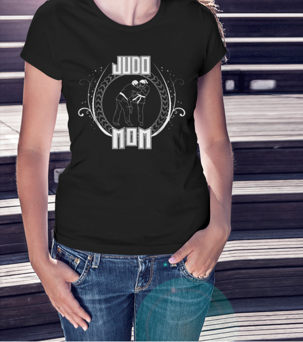 Judo Mom Black Belt Throwing Fight Sport Artistry T-Shirt