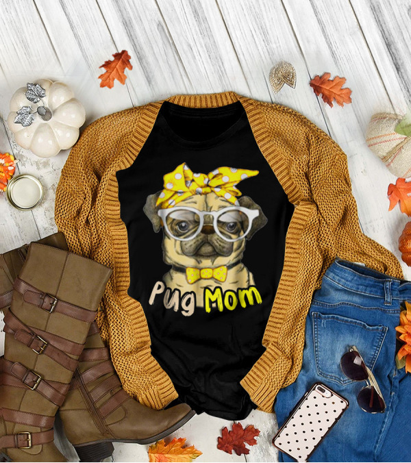 Pug Mom With Yellow Polka Dot Bow And Glasses For Dog Lovers T-Shirt