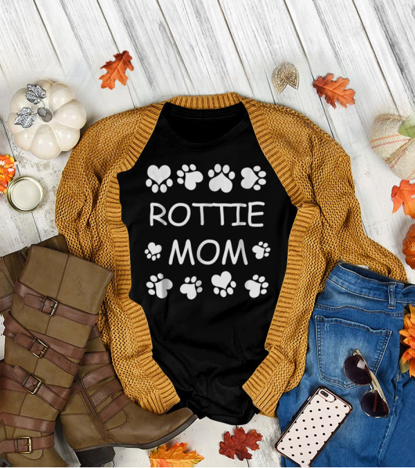 Rottie Mom Paw Print Lover Christmas Birthday T-Shirt