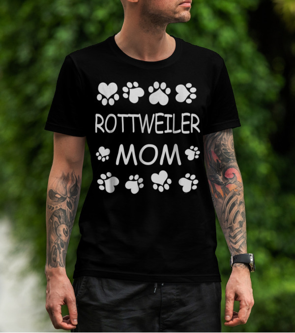 Rottweiler Mom Paw Prints And Hearts For Dog Lovers T-Shirt