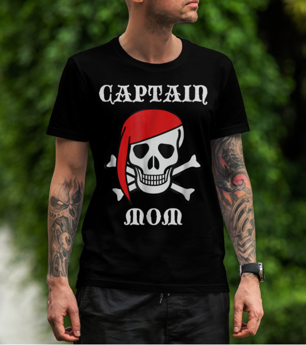 Captain Mom Skull Crossbones Red Bandana T-Shirt