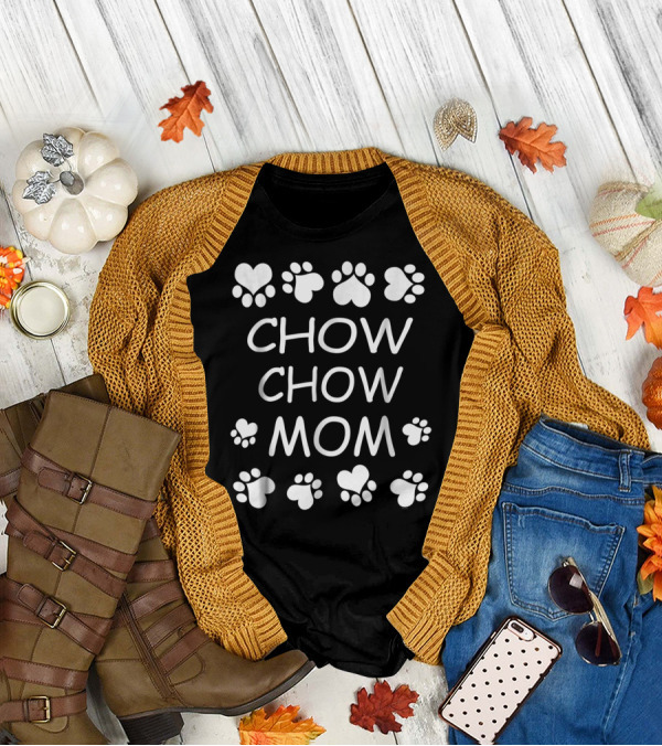 Chow Chow Mom Paw Print Hearts Christmas Birthday T-Shirt