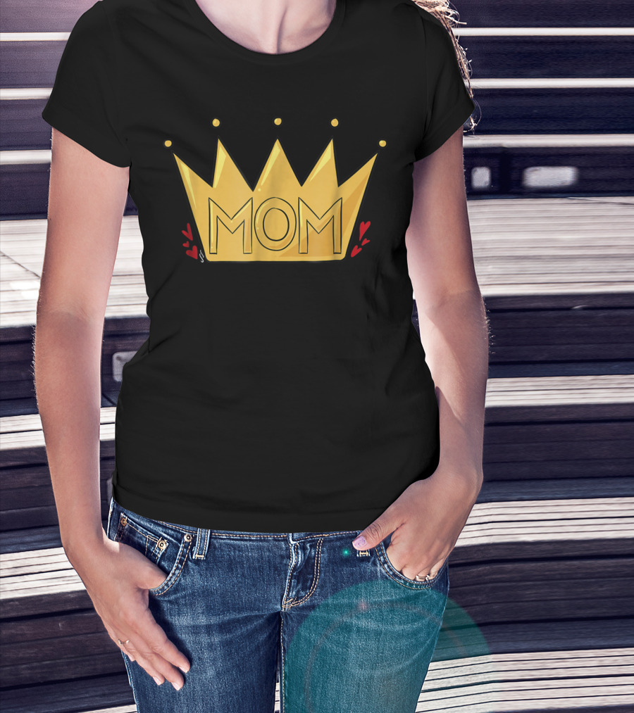 Queen Mom Crown With Hearts T-Shirt