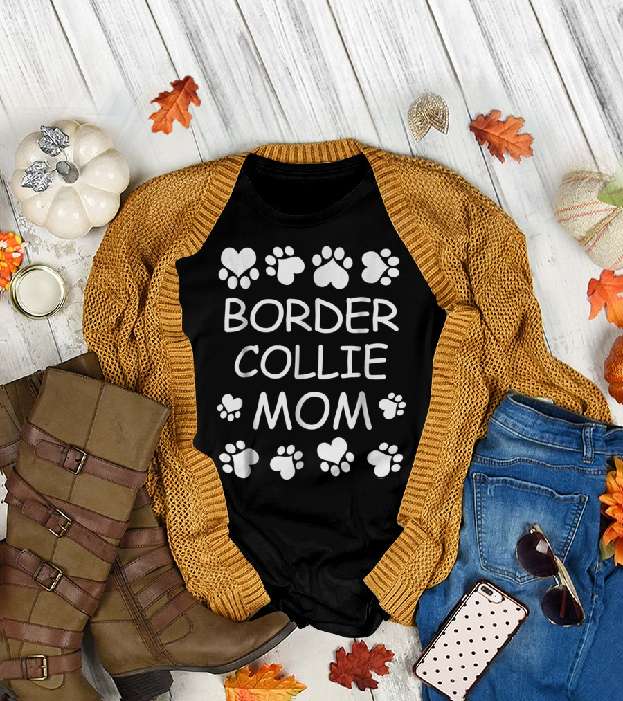 Border Collie Mom Paw Print Heart Lovers For Christmas Birthday T-Shirt