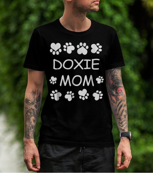 Doxie Mom Paws Hearts Christmas Birthday Lovers T-Shirt