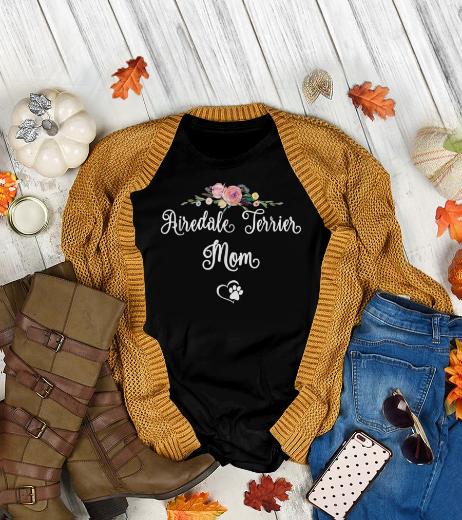 Airedale Terrier Mom Floral Paw Heart T-Shirt