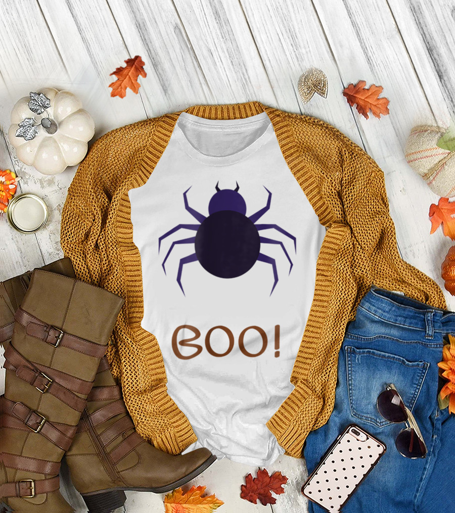 BOO Halloween Spider Design for Mom Sister Boyfriend Girl T-Shirt