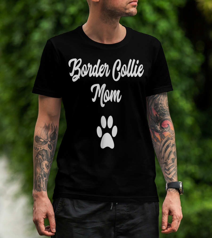 Border Collie Mom Paw Prints T-Shirt