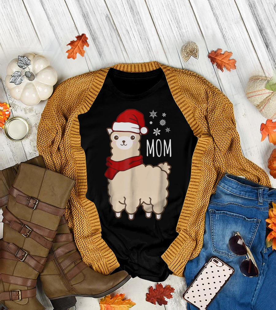 Christmas Mom Llama Cria Herd Xmas Mother Santa Hat Snowflakes T-Shirt