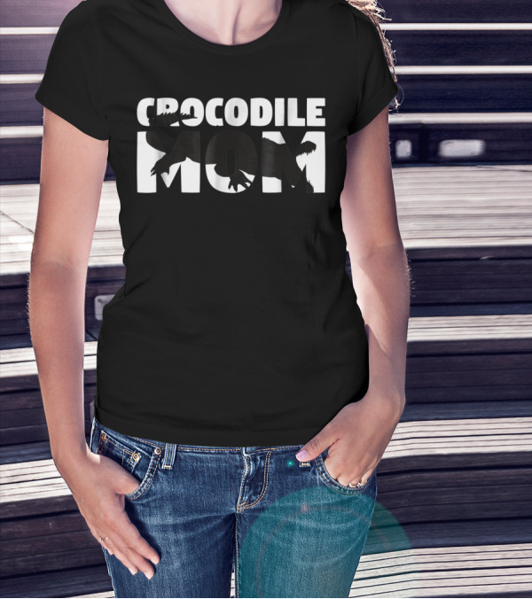 Crocodile Mom Crocodile Lover Animal For Mother T-Shirt