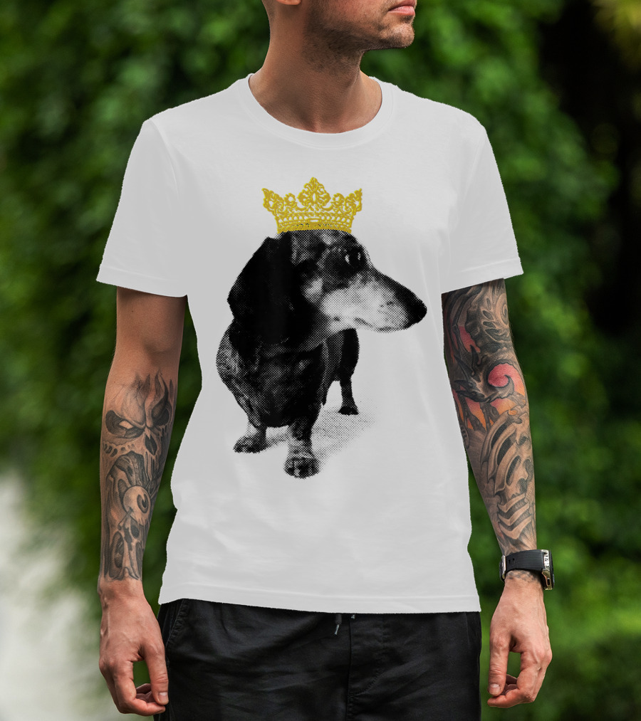 Cute Dachshund Princess With Golden Crown T-Shirt