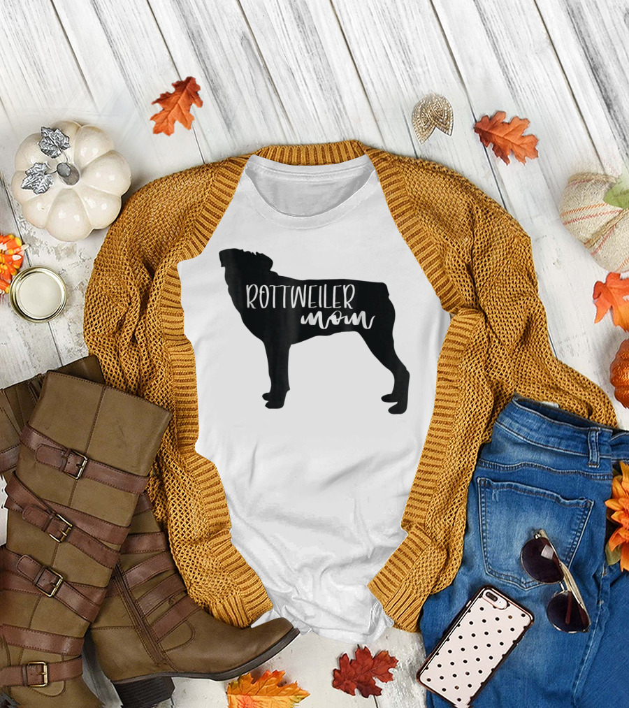 Rottweiler Mom T-Shirt