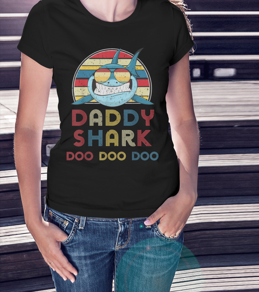 Daddy Shark Doo Doo Doo Retro Vintage Stripes T-Shirt