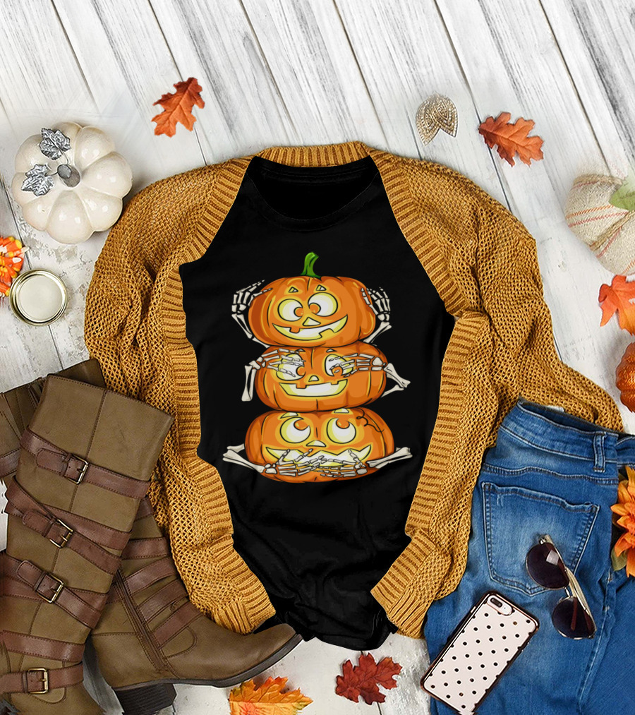 Halloween Three Wise Pumpkins Skeleton Hands Funny Pumpkin T-Shirt