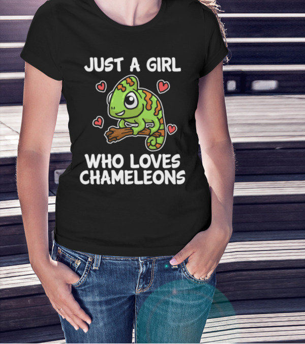 Just A Girl Who Loves Chameleons Cute Cartoon Chameleon With Hearts T-Shirt