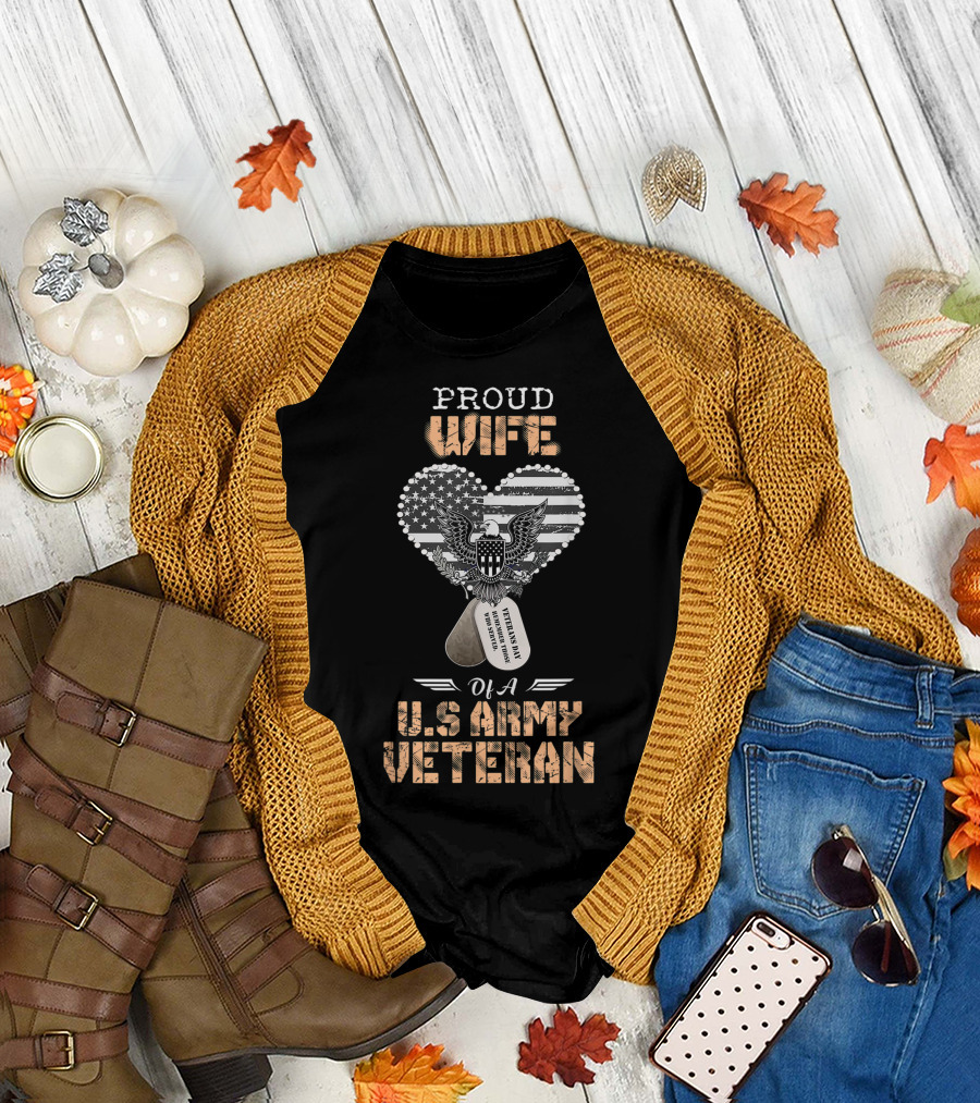 Proud Wife of a U.S. Army Veteran with Eagle and Dog Tags Patriotic Heart T-Shirt