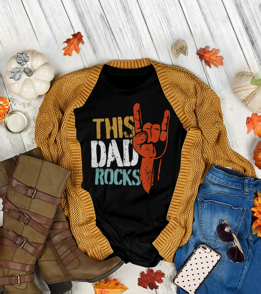 This Dad Rocks Heavy Metal Rock N Roll Hand Sign T-Shirt