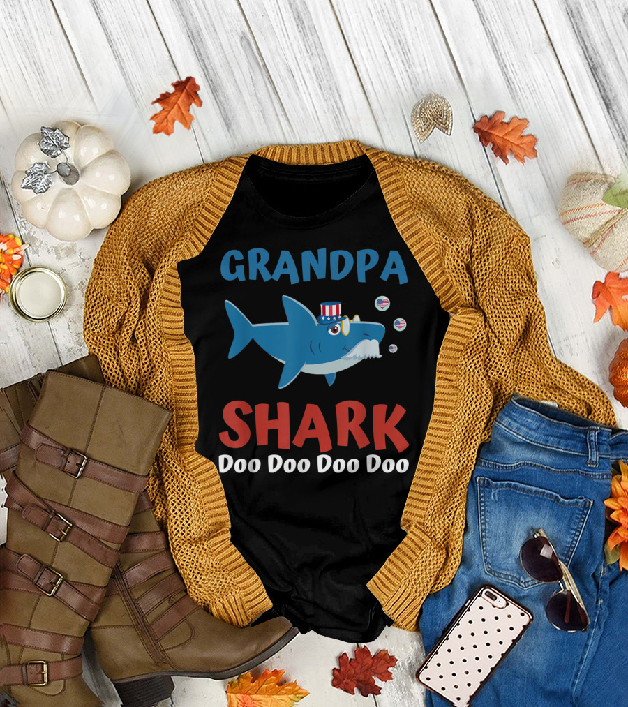 Grandpa Shark Doo Doo Doo Doo Patriotic Stars Stripes Hat Bubbles T-Shirt