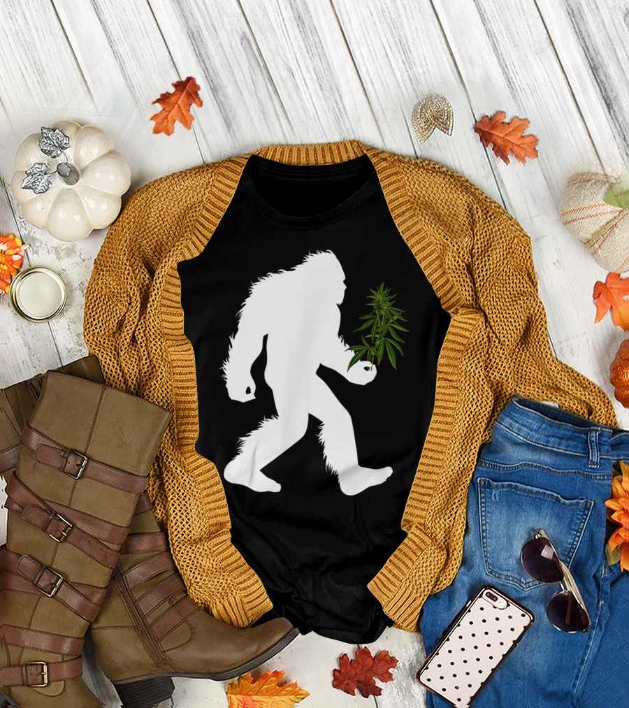 Bigfoot Sasquatch Holding Cannabis Plant Marijuana T-Shirt