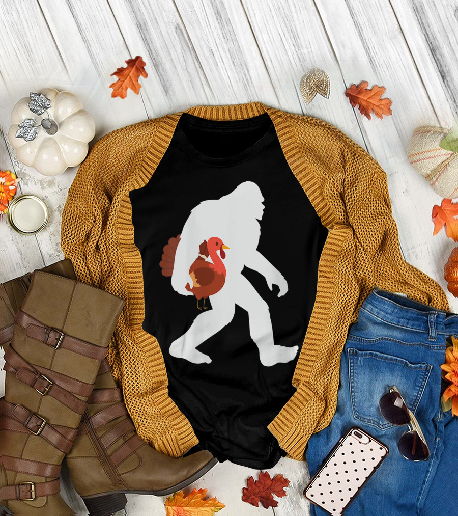 Bigfoot Sasquatch Thanksgiving Turkey Humor T-Shirt