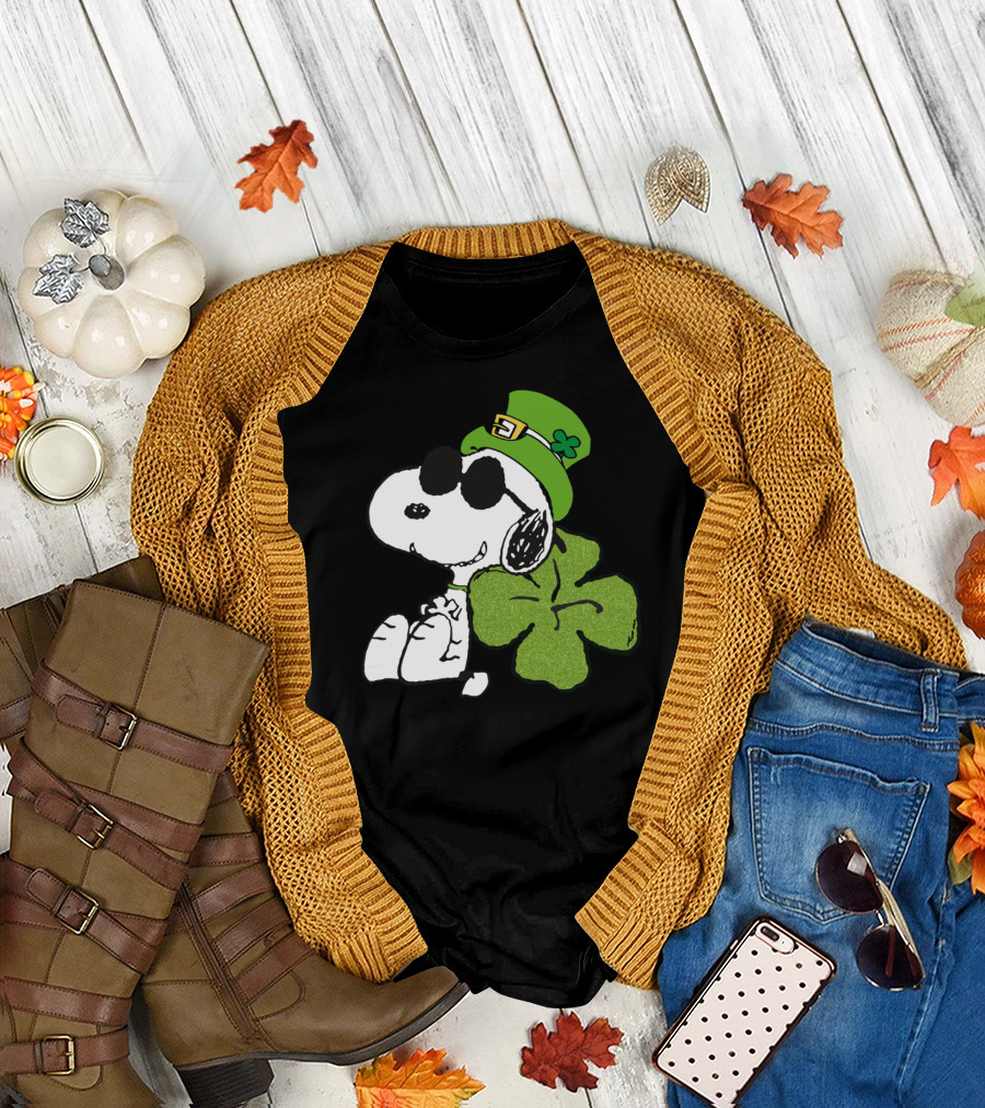 Snoopy St Patrick's Day Hashtag Lucky Four Leaf Clover Peanuts T-Shirt