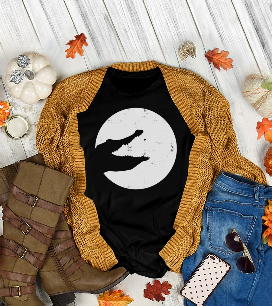 Crocodile Moon Silhouette Night Scene T-Shirt
