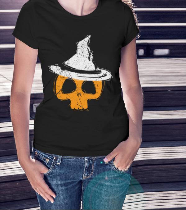 Cute Skull With Witch Hat Scary Halloween Present T-Shirt