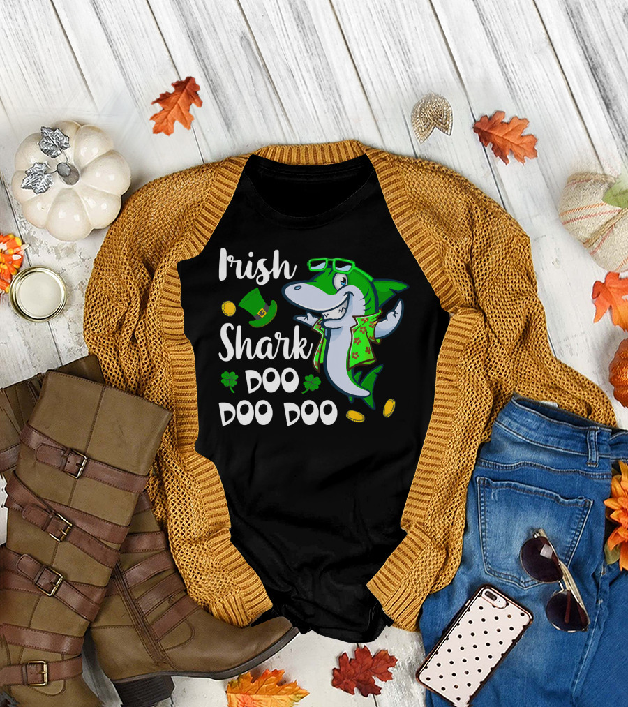 Irish Shark Doo Doo Doo St Patrick's Day Green Hat Coins Shamrock T-Shirt