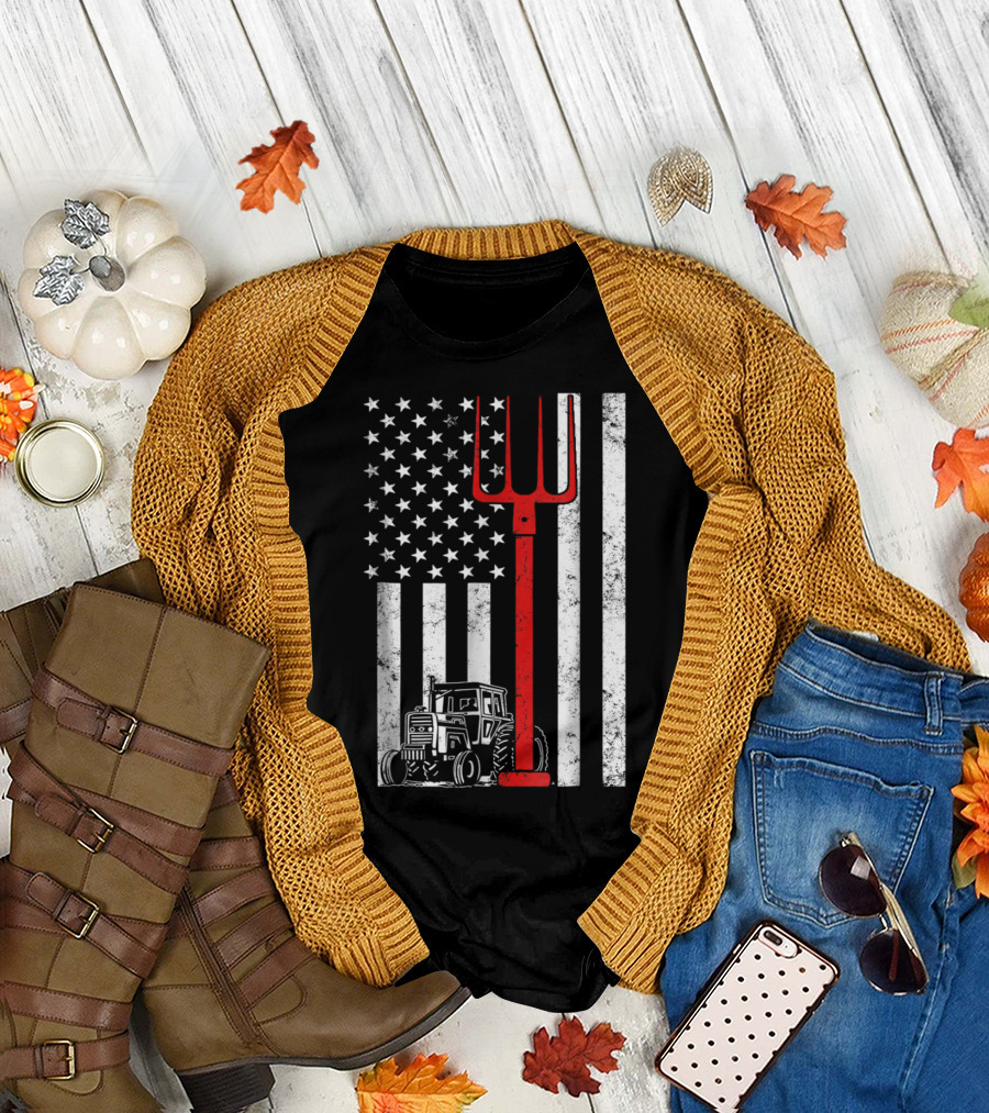 Farmer United State Tractor Pitchfork American Flag T-Shirt