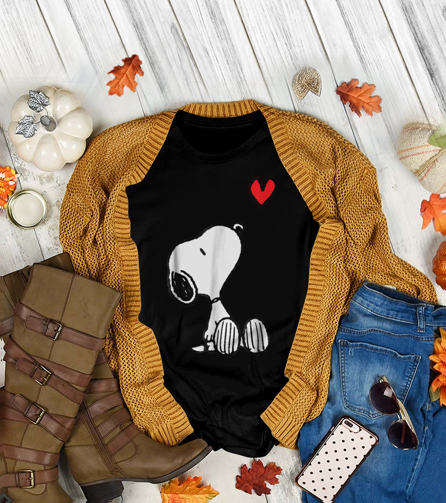 Snoopy Sitting with Red Heart Peanuts T-Shirt