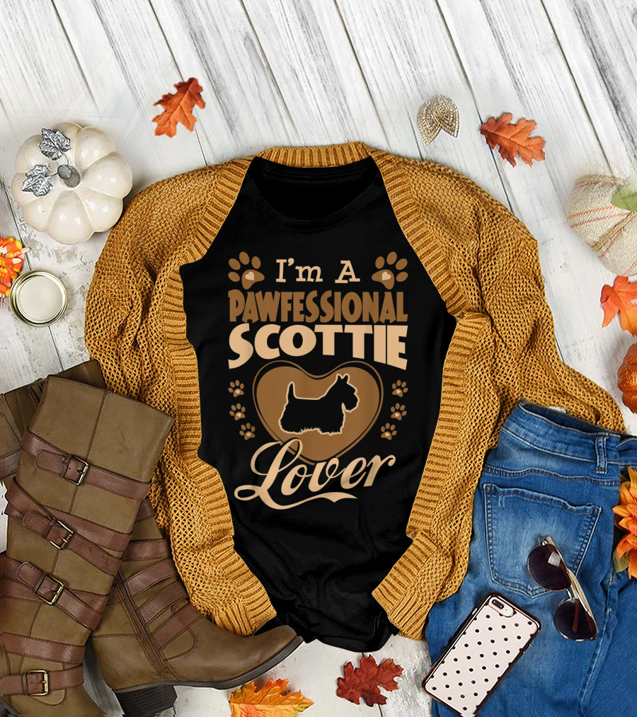 I'm A Pawfessional Scottie Lover Paw Prints Heart T-Shirt