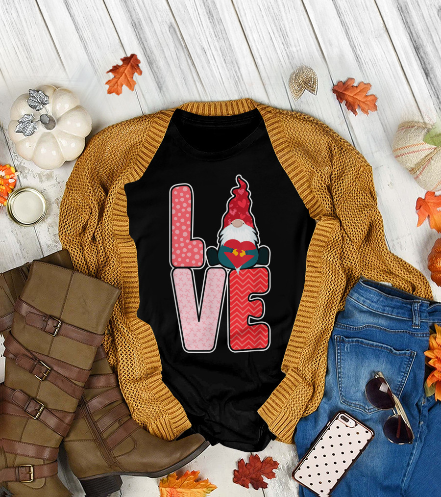 LOVE Gnome Valentine Hearts T-Shirt