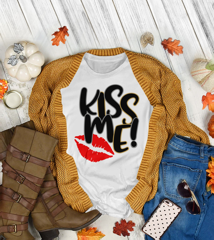 Kiss Me Lips Happy Valentine's Day T-Shirt